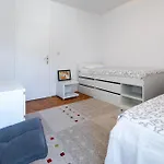 Апартаменты Comfort Family With Balcony And Sea View Сплит