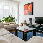 Апартаменты Comfort Family With Balcony And Sea View Сплит