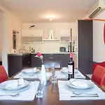 Comfort Family With Balcony And Sea View Апартаменты *