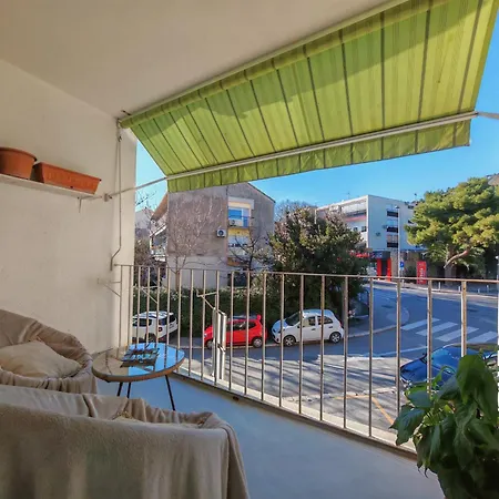 Apartment Comfort Family With Balcony And Sea View